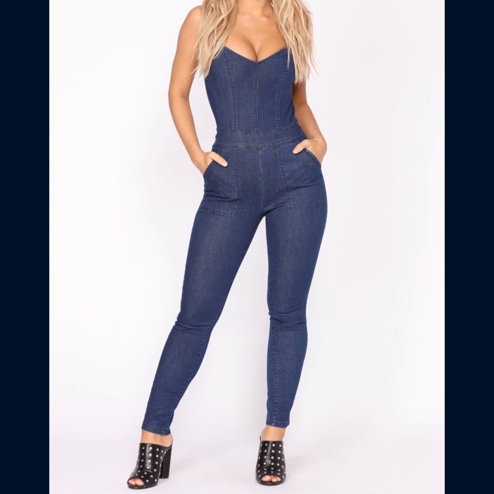Fashion nova jumpsuit